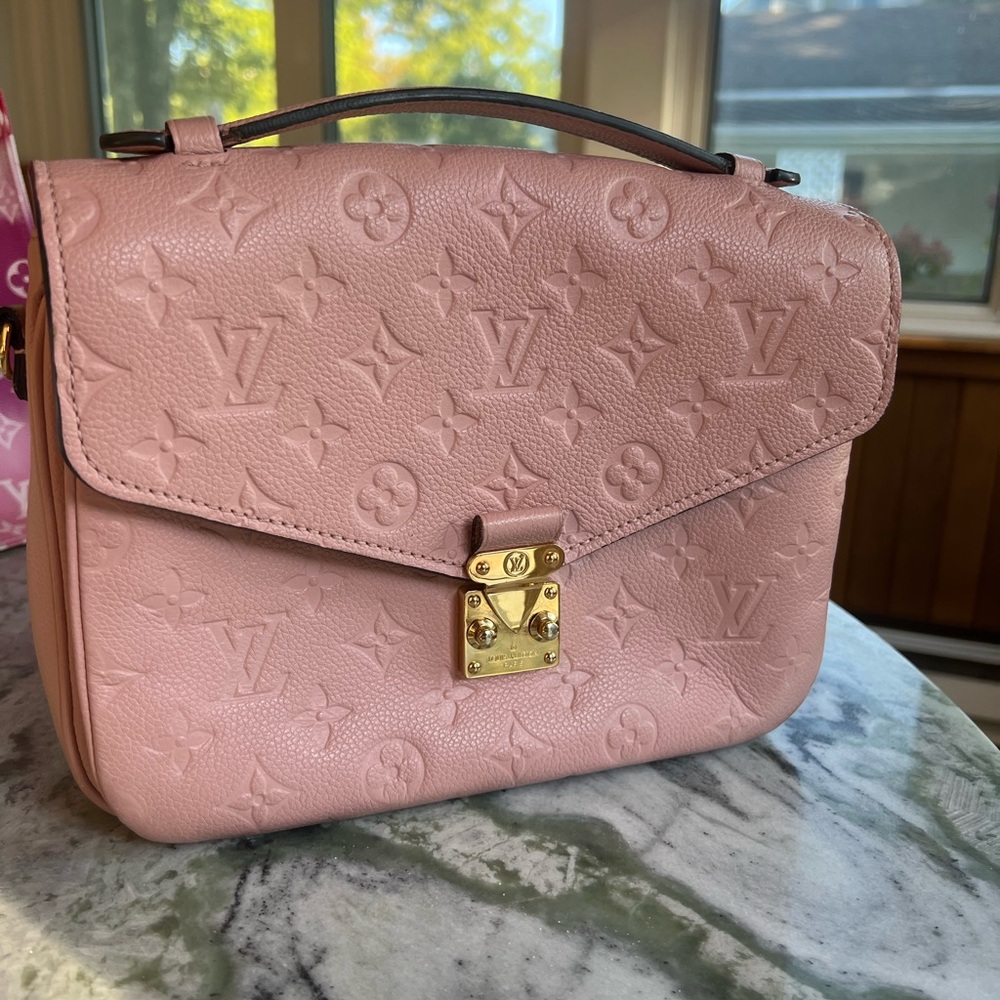 Louis Vuitton Pochette Métis
